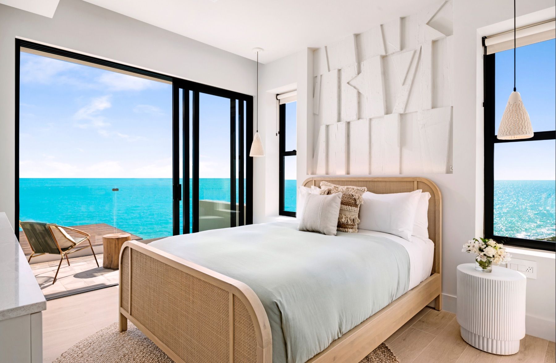 Upper Level - Queen Bedroom